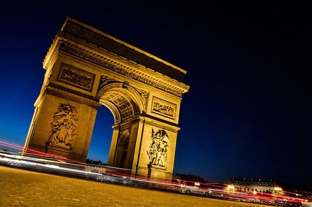 o-que-fazer-em-Paris-torre-arco-do-triunfo