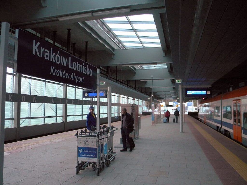 transporte-na-cracovia-train-airport